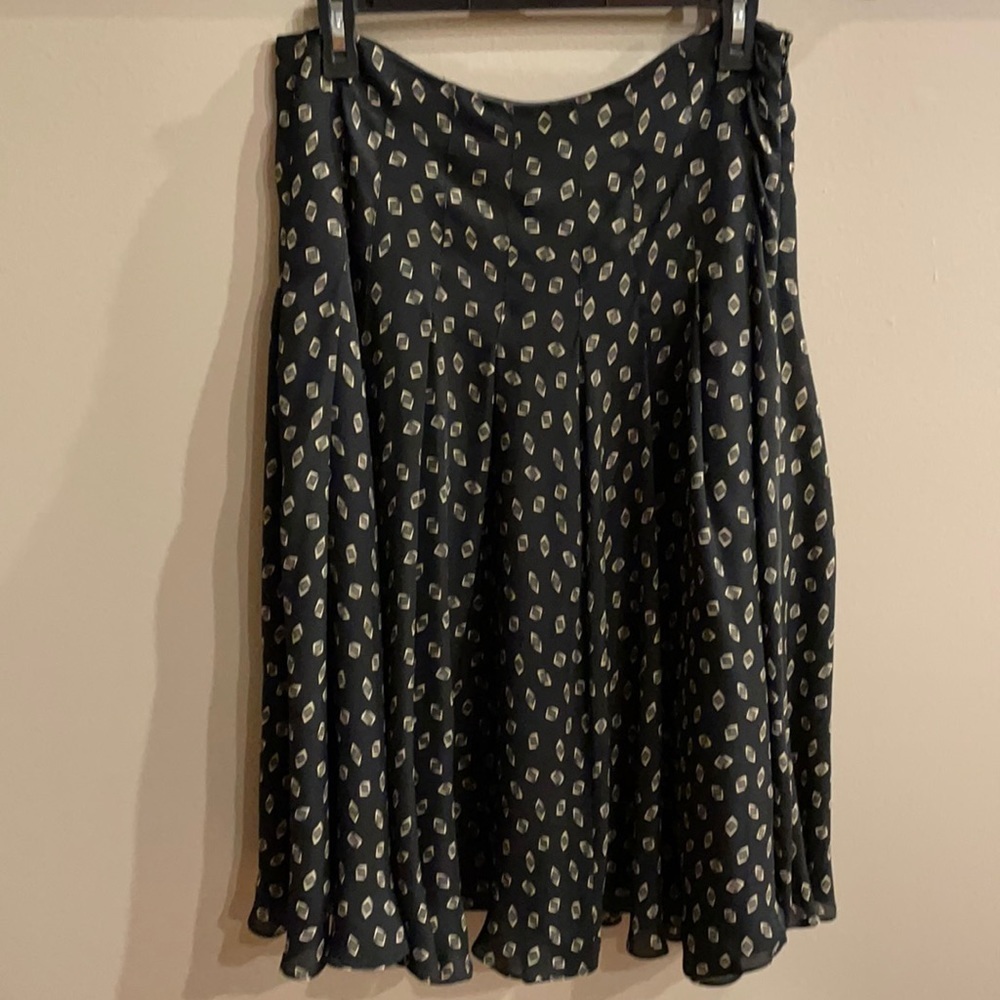 NWOT JONES NY COLLECTION SILK FIT AND FLARE SKIRT. Size 10